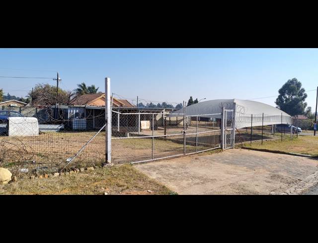 2,695M² VACANT LAND FOR SALE IN BOLTONIA